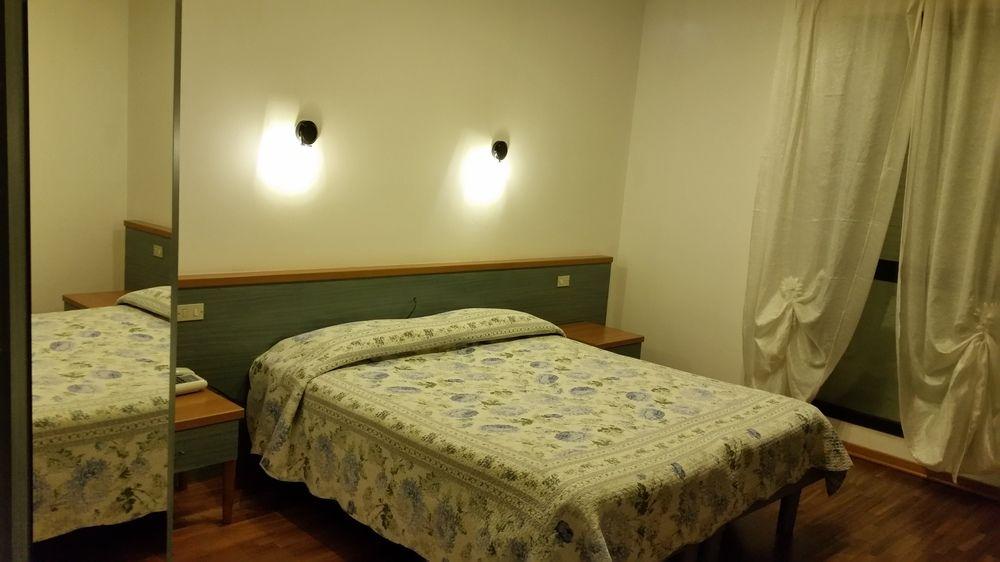 Le Colombelle Hotel Sant'Angelo  Luaran gambar