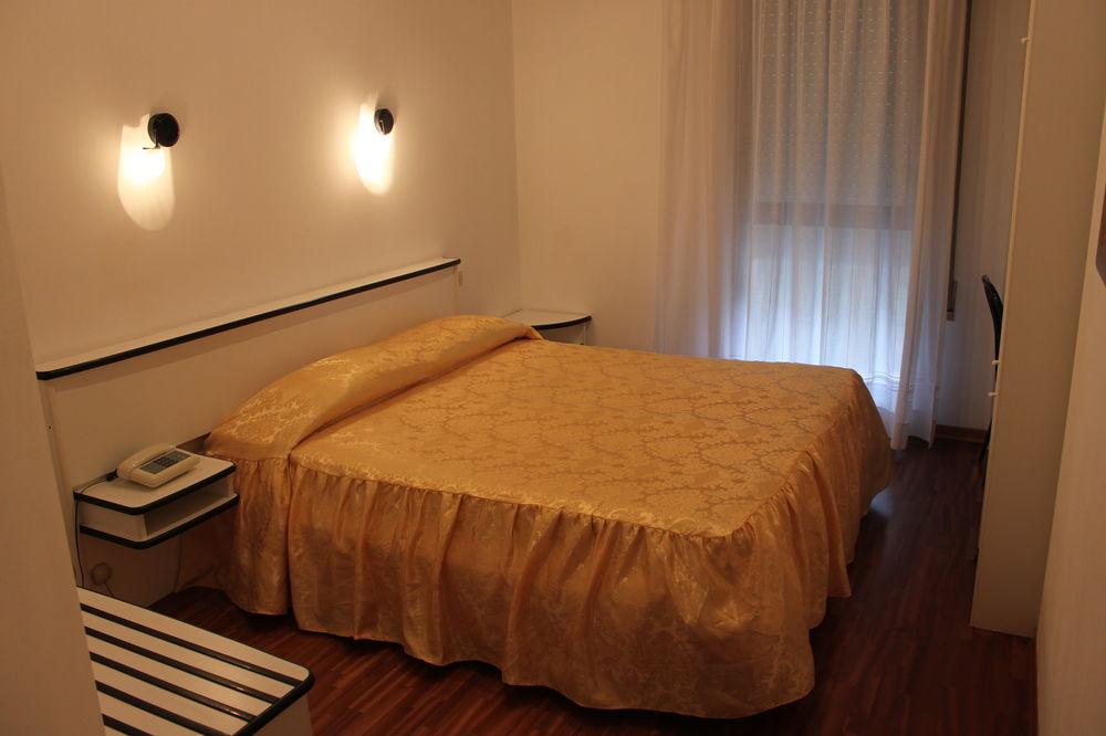 Le Colombelle Hotel Sant'Angelo  Luaran gambar