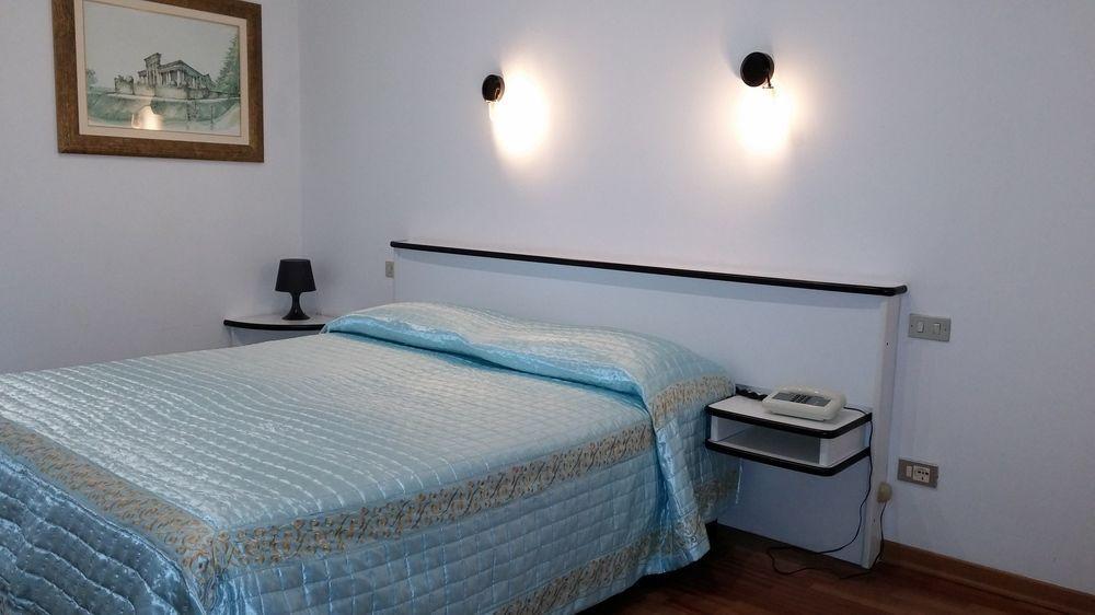 Le Colombelle Hotel Sant'Angelo  Luaran gambar